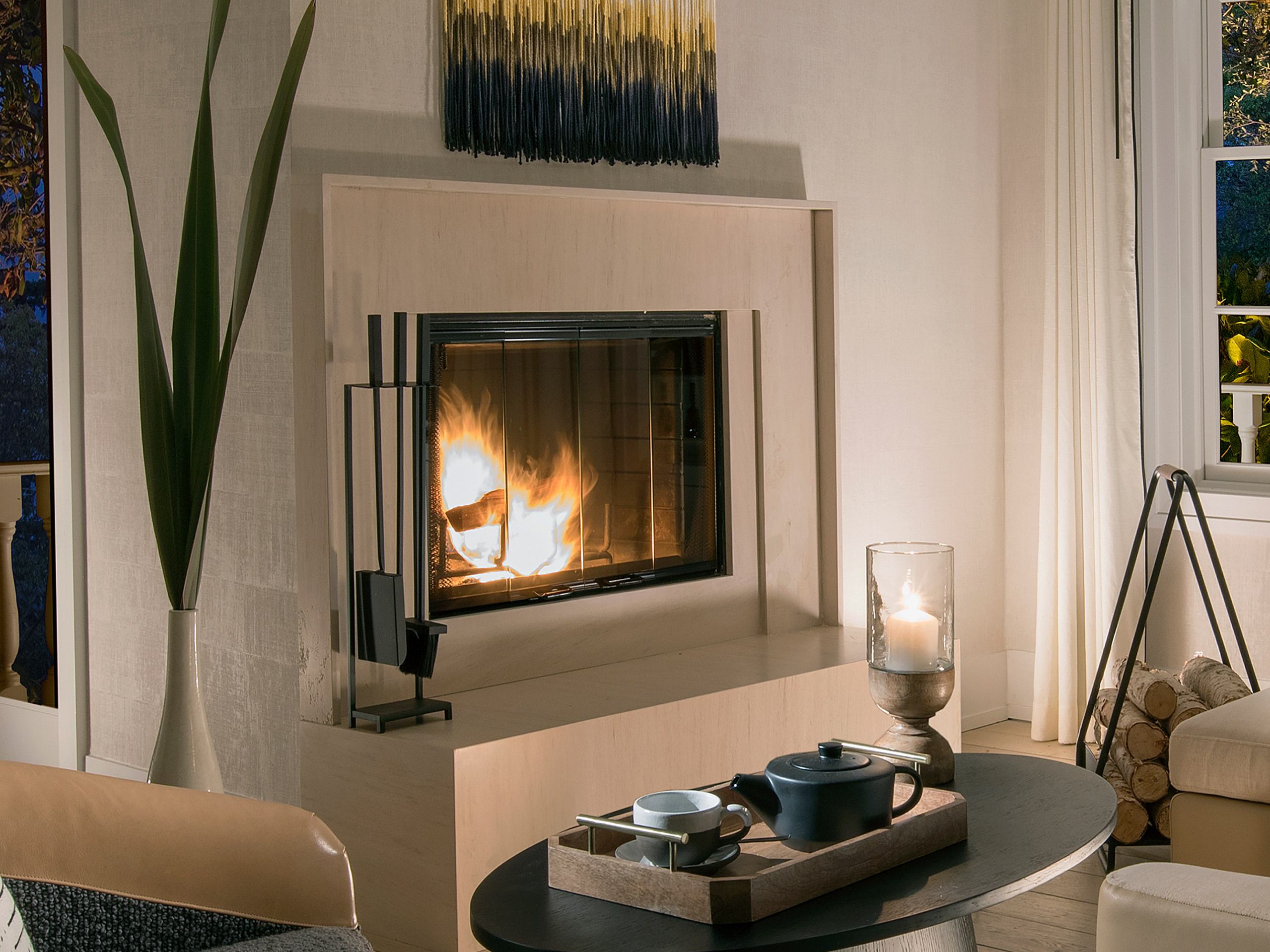 Deluxe Guestroom fireplace